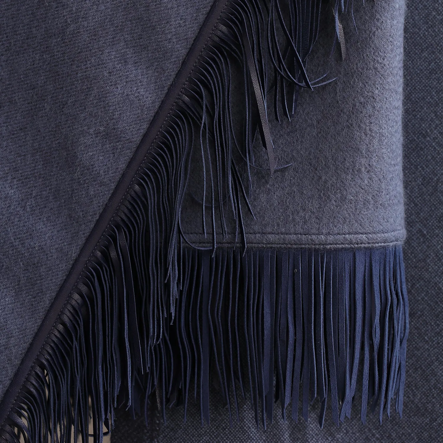 Cashmere shawl with nappa fringe