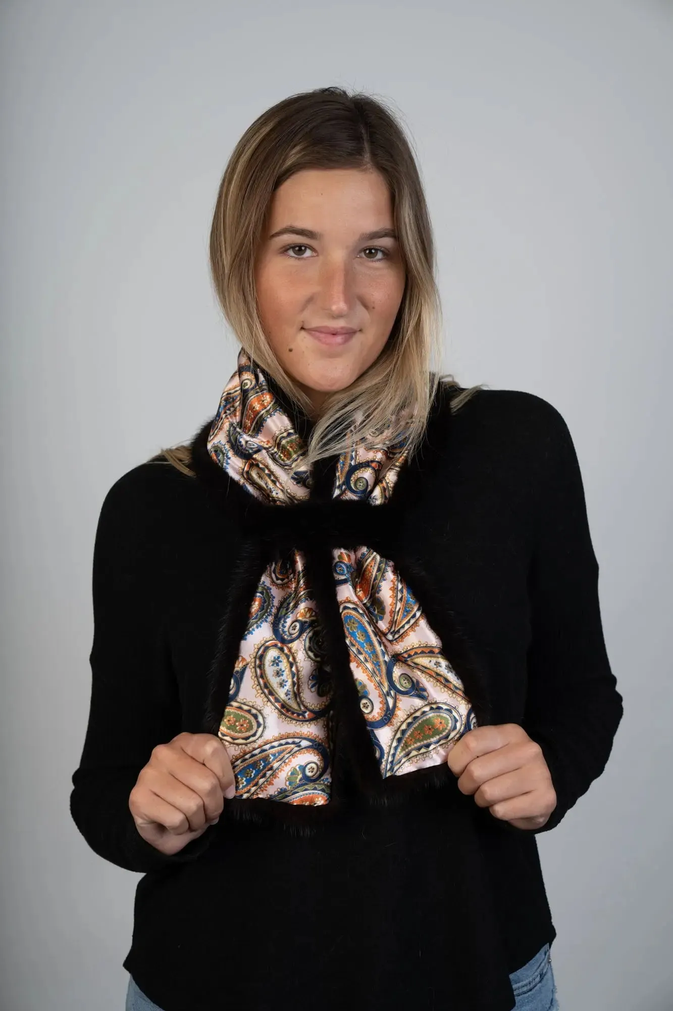 Hermès-Inspired Scarf with Pull-Through