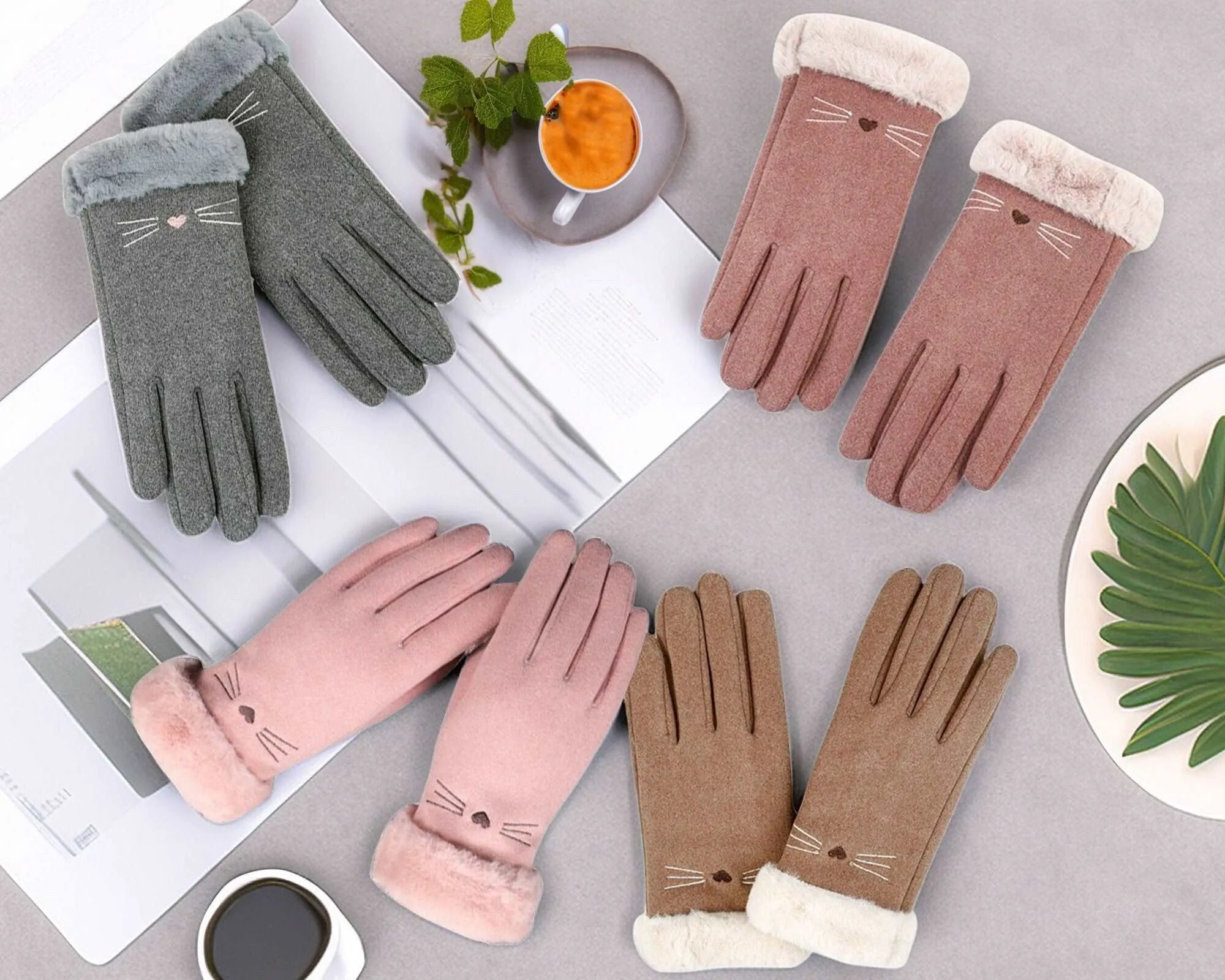 Winter Warmth in Style: Cat Lover's Touchscreen Cotton Gloves for Women