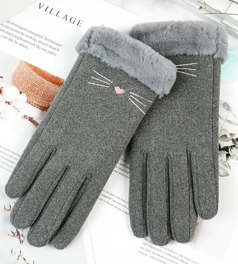 Winter Warmth in Style: Cat Lover's Touchscreen Cotton Gloves for Women